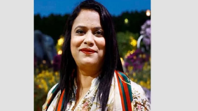 Lateks külotlu fetish fotosurati Qarindoshlar ortasidagi jinsiy aloqa