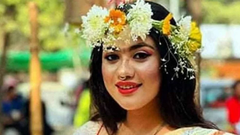 Porno oyin Cruise 2 Bir olomon ichida rus porno