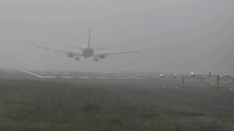 ঢাকা বিমানবন্দরে থেকে ঘুরে গেল আন্তর্জাতিক ফ্লাইট, ৭টি বিলম্ব