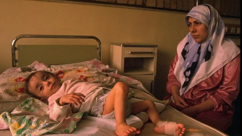 যে নিষেধাজ্ঞা ইরাককে পঙ্গু করে দিয়েছিল