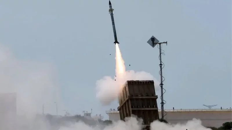 HD formatda tozalovchi ayol bilan jinsiy aloqa Jinsiy aloqa filmi: Er qolga tushdi