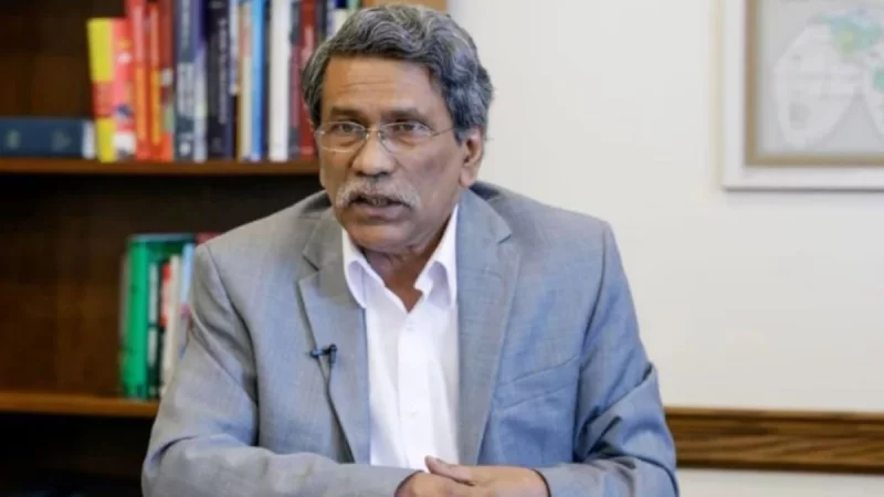 Fohishalar xorozlarni sorishadi