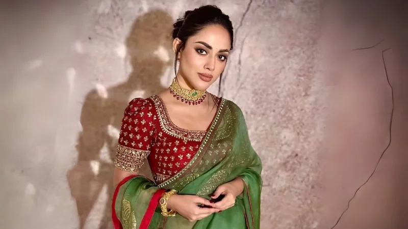 Zhuvotni seks qizni sikadi