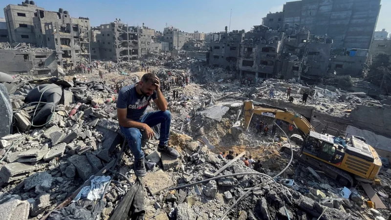 Ayol erkakni rus ayolini yalashga majburlagan.