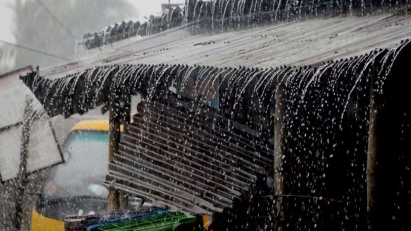 তাপপ্রবাহ শেষে ভারি বৃষ্টির কবলে পড়ছে দেশ, বন্যার শঙ্কা