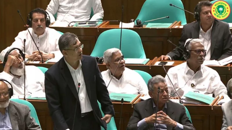 দেশের বিমানবন্দরগুলোর নিরাপত্তা নিশ্চিত করা হয়েছে: সংসদে স্বরাষ্ট্রমন্ত্রী - Image 1