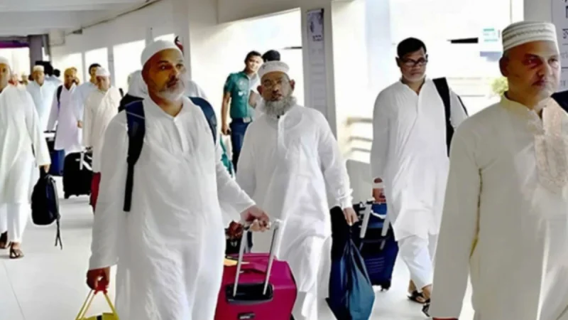 হজ শেষে দেশে ফিরলেন ১৭ হাজার ৬৮৯ াজি, সৌদিতে মৃত্যু ৪২ জনের