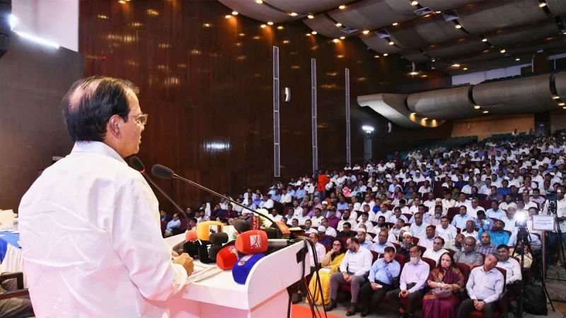 সারা দেশে খননকৃত খালগুলোকে আয়বর্ধক খাতে রূপান্তর করতে হবে : ত্রাণমন্ত্রী
