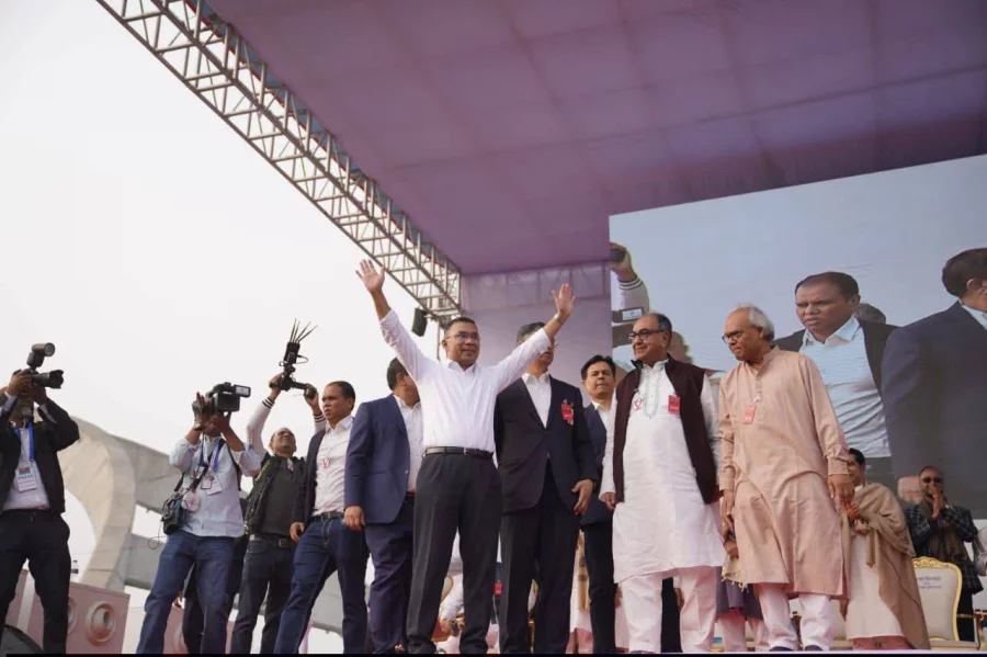 গণসংবর্ধনা মঞ্চে তারেক রহমান